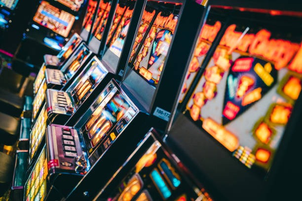mega sloto Sydney Pools slot interface showing game titles and wager controls